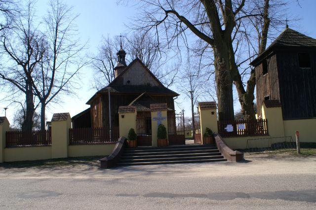 Kościół p.w. św. Idziego z XVIII w. w Zrębicach.