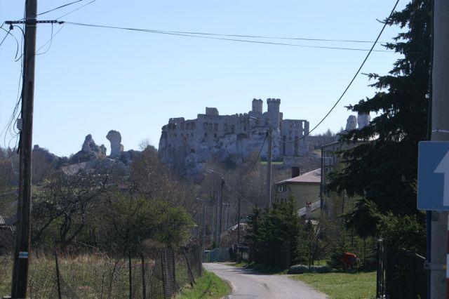Zamek Ogrodzieniec - Podzamcze