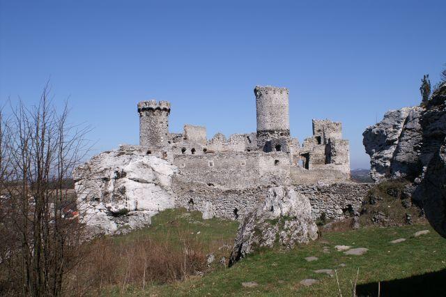 Zamek Ogrodzieniec - Podzamcze