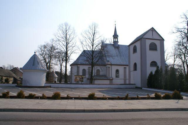 Chechło - Klasycystyczny kościół Narodzenia MB
