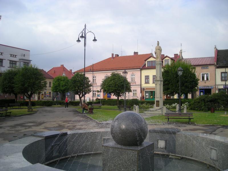 Fontanna na rynku w kętach