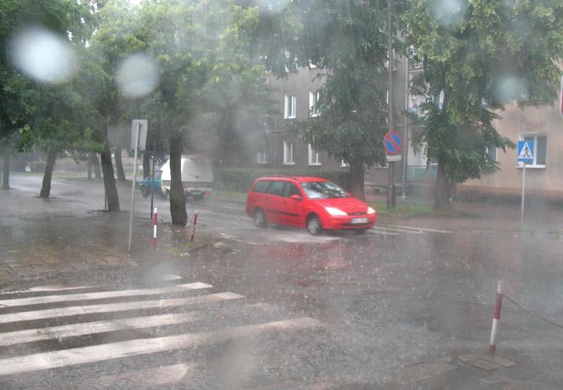 miasto, deszcz, ulewa, ulica