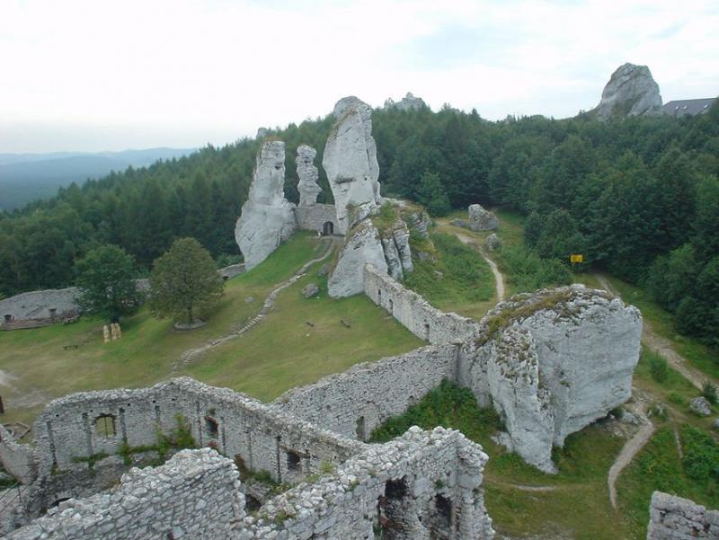 jura, zamek ogrodzieniec