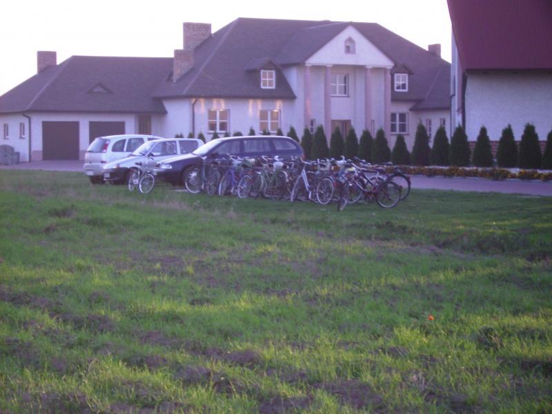 ozarowie, bikerzy, miejscowi
