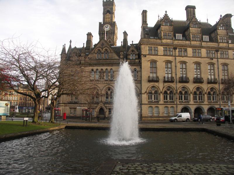 fontanna, bradford, city hall