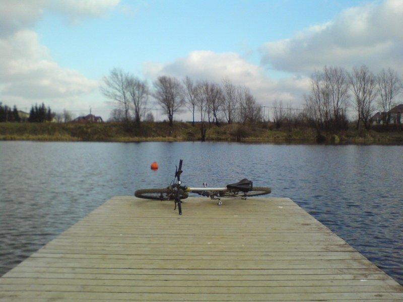 woda, mostek, żwirownia, rower