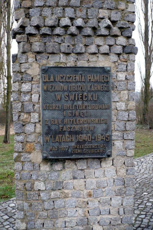 pomnik, świecko, obóz pracy