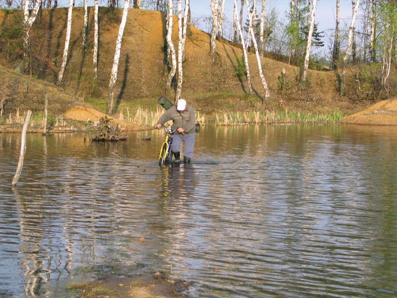 staw, rower, wędkarz