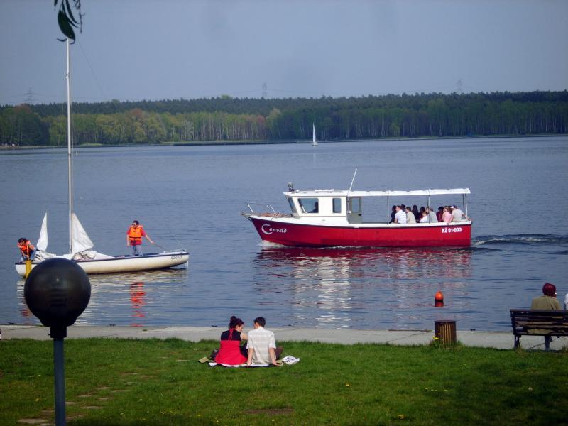 Rejs po jeziorze i piknik na brzegu