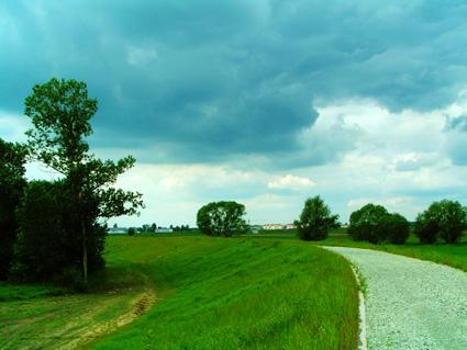 chmury, wał, groblice