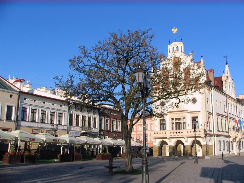 rynek, rano, rzeszów