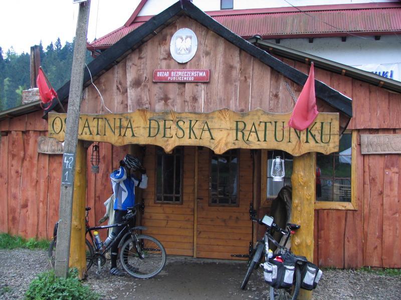 cisna, cień prl u, knajpa