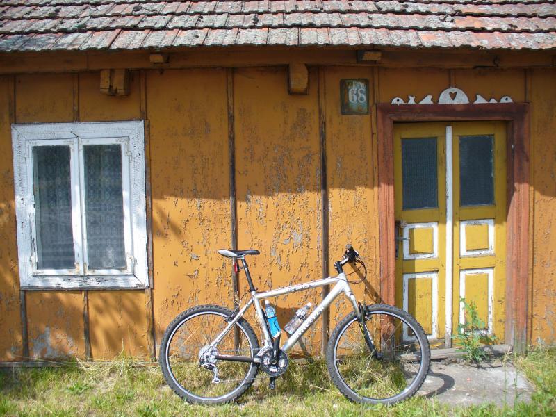 Piękny czerwcowy dzień. Pierwsze 200km. 2008 r. Okolice Makowa - w drodze do Lipiec Reymontowskich