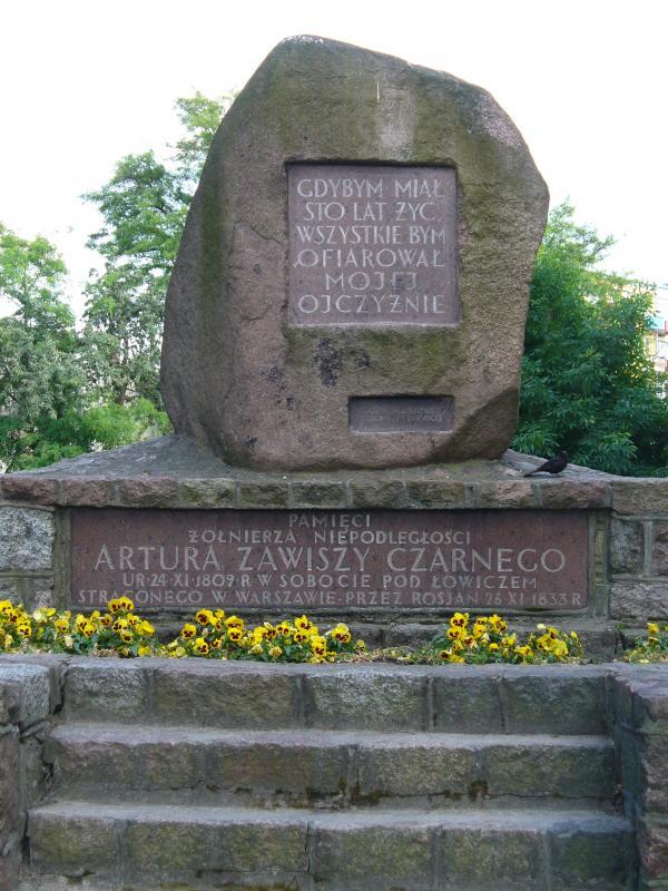 Kamień Artura Zawiszy w Łowiczu
