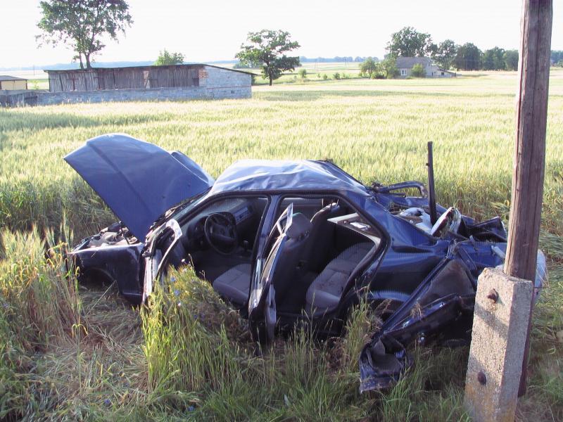 wypadek, rów, bmw