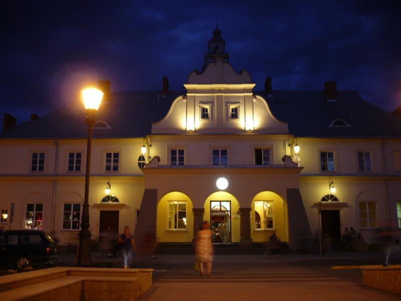 dworzec, noc, żyrardów