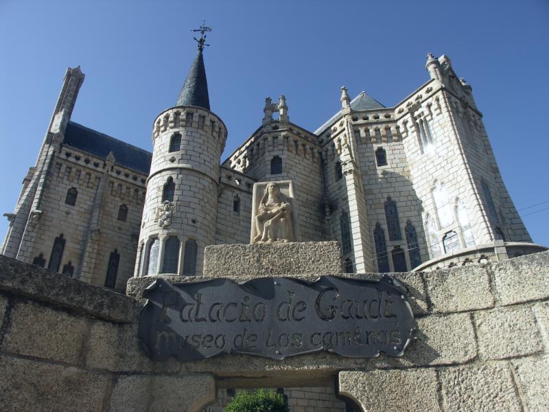 espana, galicia, lugo, palacio de gaudi