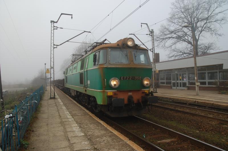 pociąg, dworzec pkp, sterkowiec
