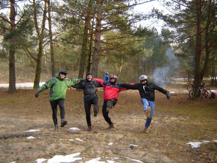 Rytualny taniec chocholi elbląskich bikerów