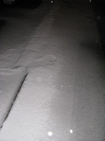 Śnieg nocą