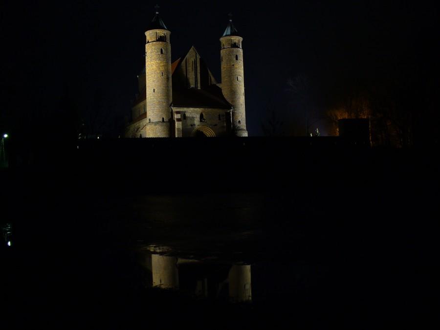 Brochów nocą