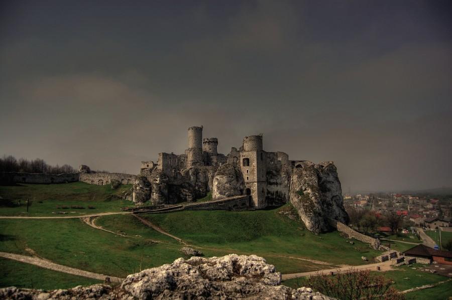Zamek Ogrodzieniec - Podzamcze