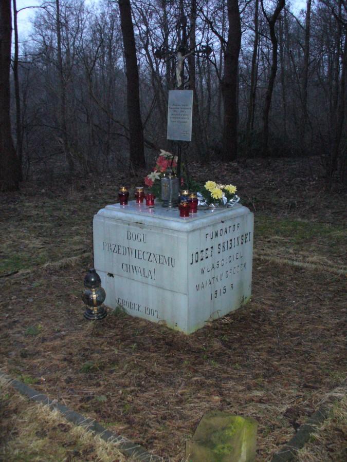 Mogiła Powstańców Styczniowych nad Świdrem