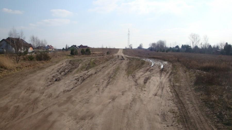 Uwaga, niebezpieczne zwężenie drogi