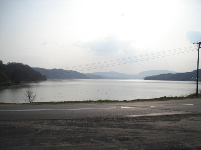 jezioro rożnowskie