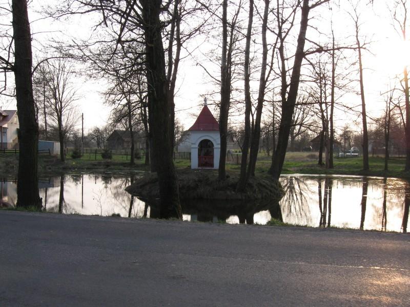 Wodna kapliczka.