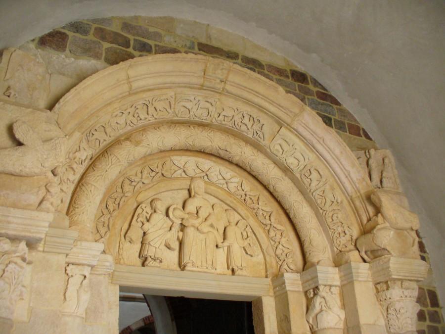Portal w tumskiej Kolegiacie