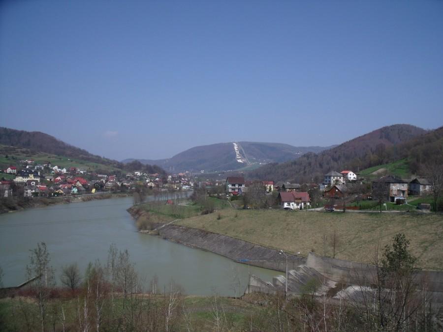 widok z zapory w Tresnej