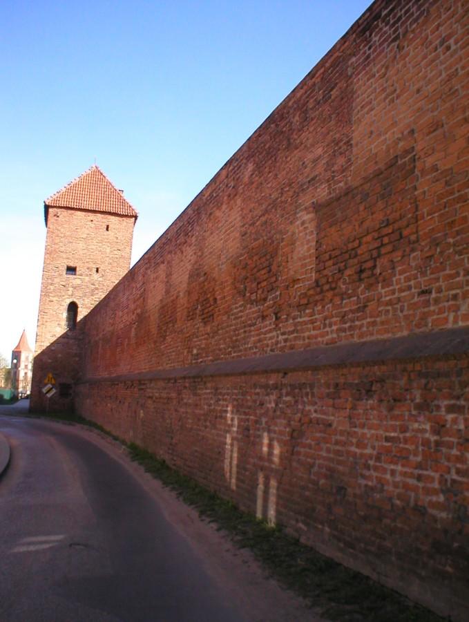 MUR z XIII w.