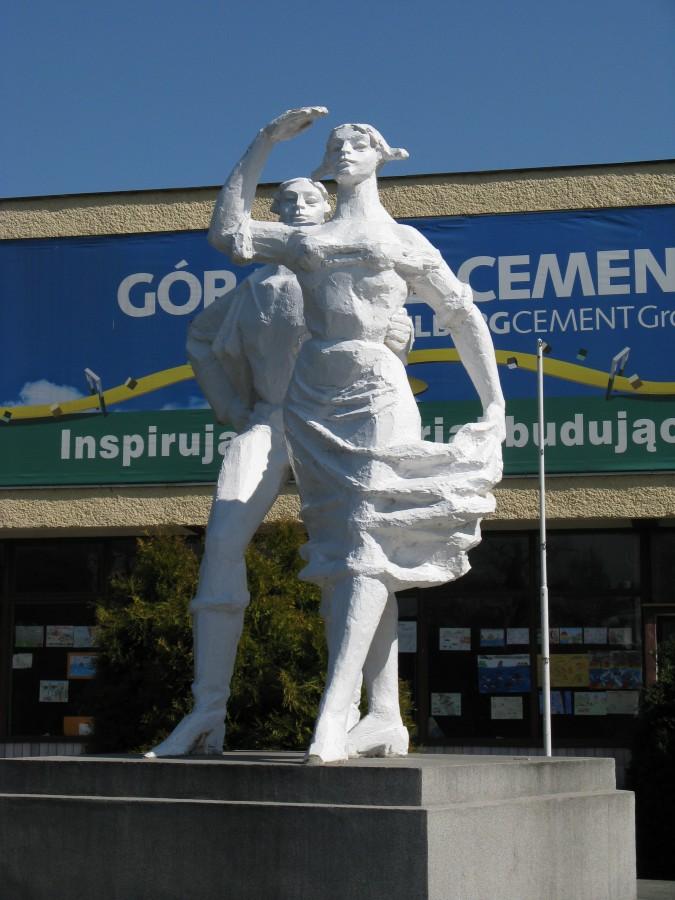 Pomnik Karolinki w Gogolinie