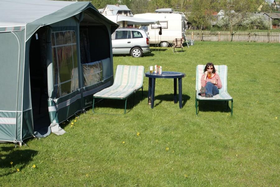 na campingu