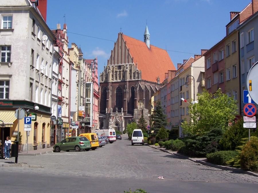 kamieniczki w Nysie i kościół św.Jakuba