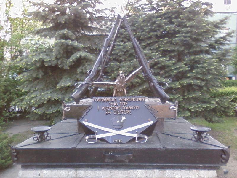 Pomnik Powstańców Wielkopolskich w Pobiedziskach