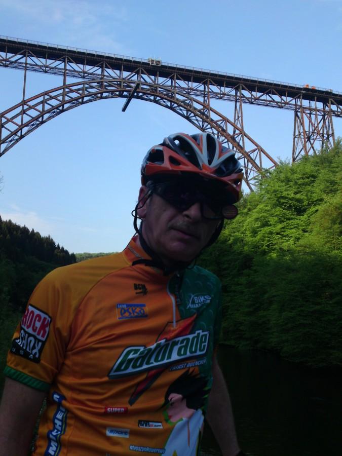Müngstener Brücke - dawniej najwyższy wiadukt kolejowy Europy