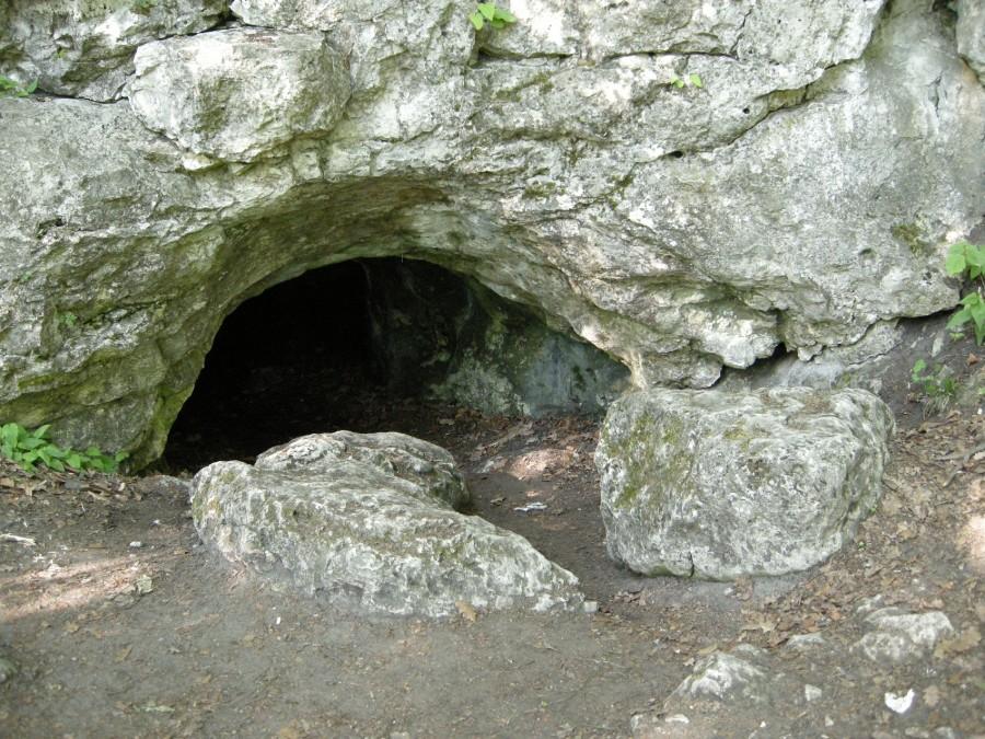 Wejście do jaskini w Zielonej Górze