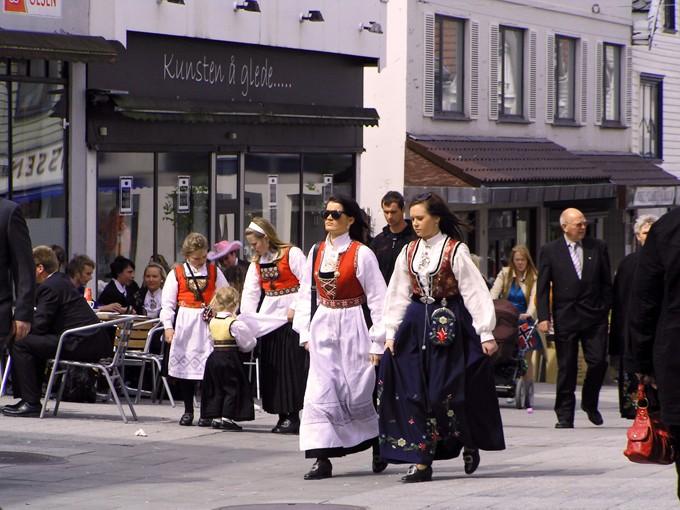 Pańcie w bunadach