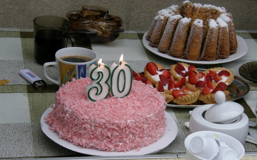 Tort urodzinowy ... mniam :)