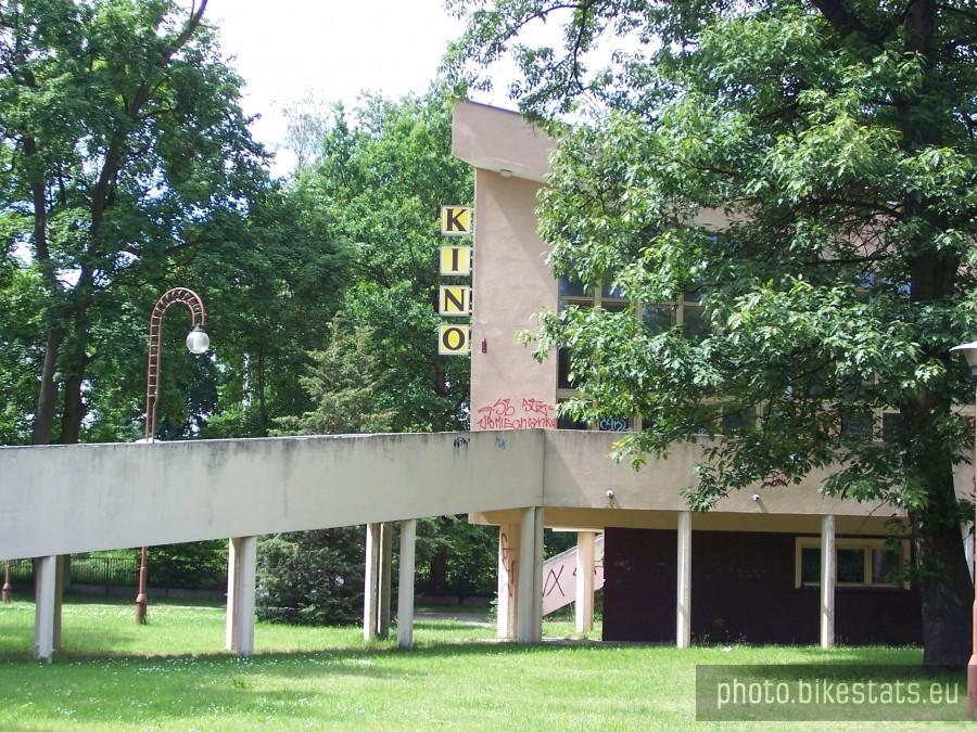 nieczynne kino w Zawadzkim