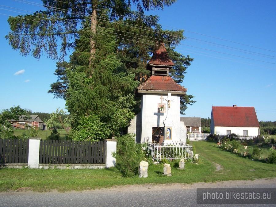 kapliczka przydrożna w Myślinie