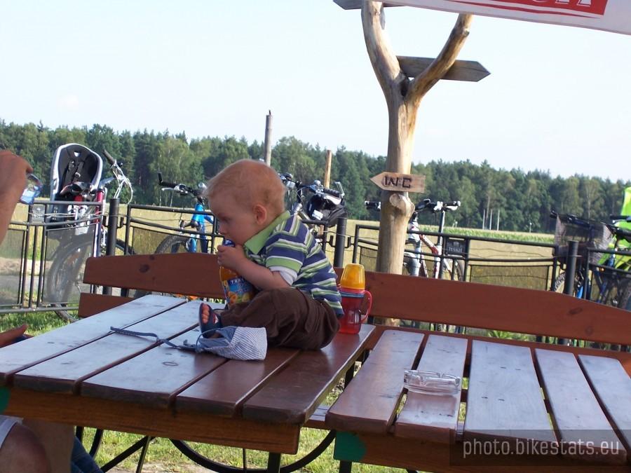 bar na Świerczyńcu i mały biker
