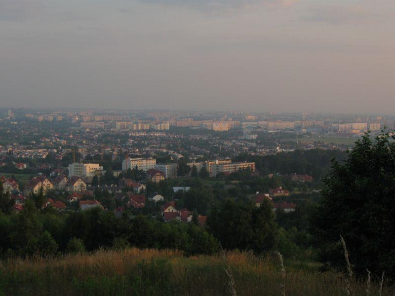 Miasto jeszcze śpi.