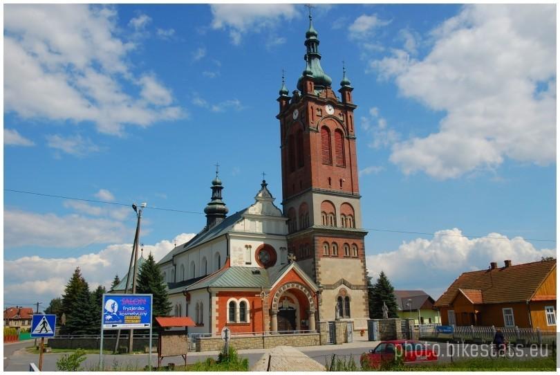 Borzęcin - Kościół p.w. Narodzenia NMP