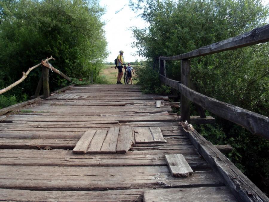 Połatany mostek