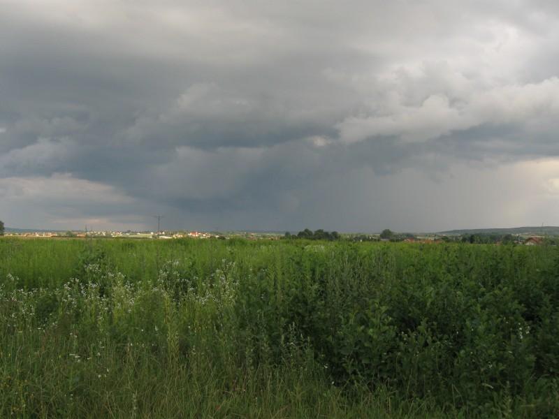 Chmura niepokoiła mnie.