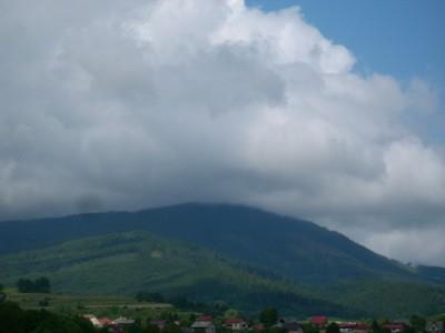 Skrzyczne w chmurach