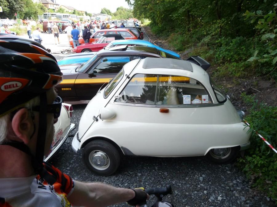 Rekreacyjna rundka - giełda automobili w Burscheid